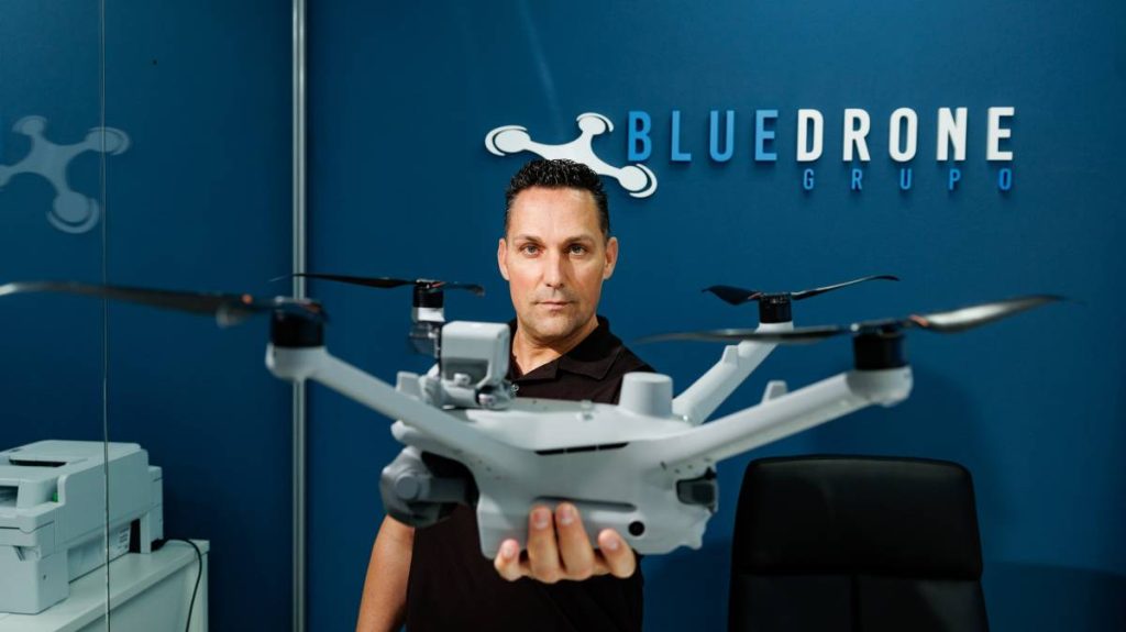 Pilotos de drones formados por BlueDrone Formación, empresa gaditana referente europeo en formación UAS